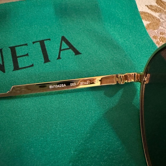 Authentic Bottega Veneta Gold Mirror Sunglasses - Picture 7 of 12